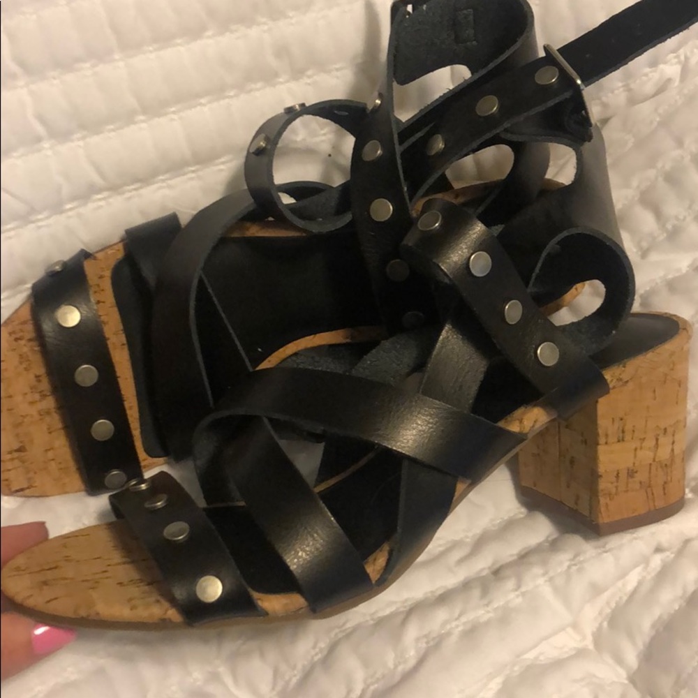 Block heel sandals